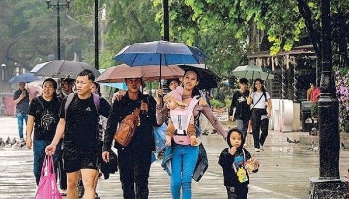 Walking 7,000 steps a day a huge boost to health &mdash;  research
