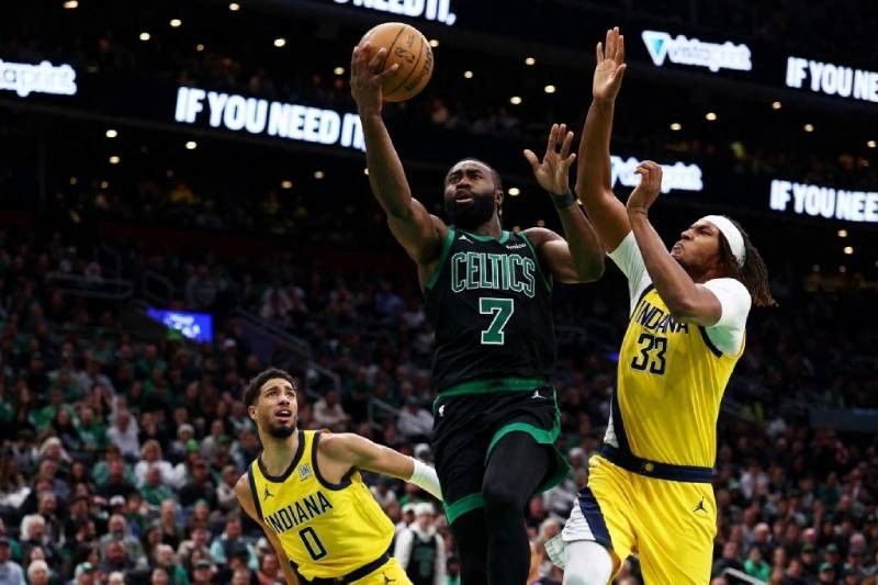 Brown dominates as NBA champion Celtics snap skid