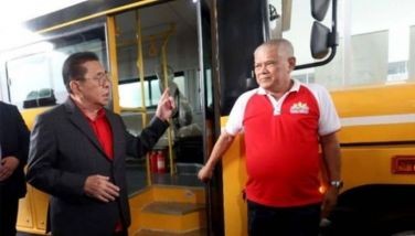 Inilunsad kamakalawa ni senatorial candidate Luis &acirc;Manong Chavit&acirc; Singson ang e-jeepney na makatutulong para gawing makabago ang public transport system sa bansa.