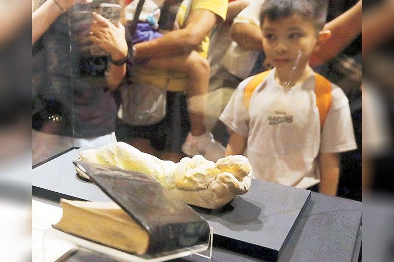 National Museum puts Rizalâs P31 million sculpture on display