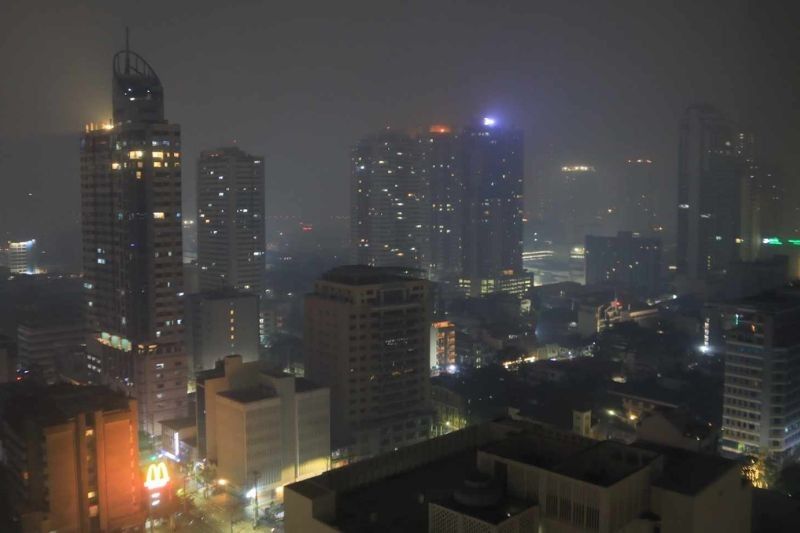 Makati City tops air pollution levels hours into the New Year â DENR