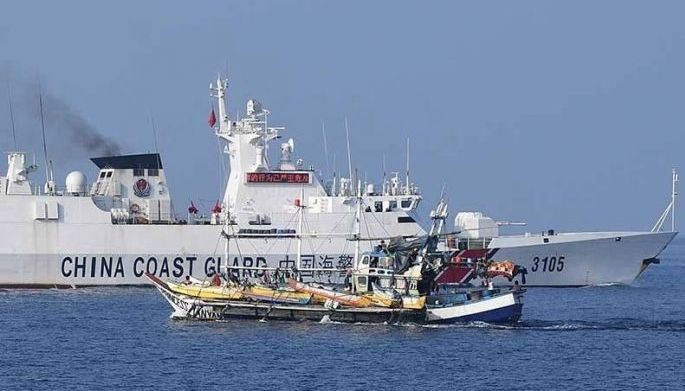 Philippines fishers urged: Ignore China &lsquo;monster&rsquo;