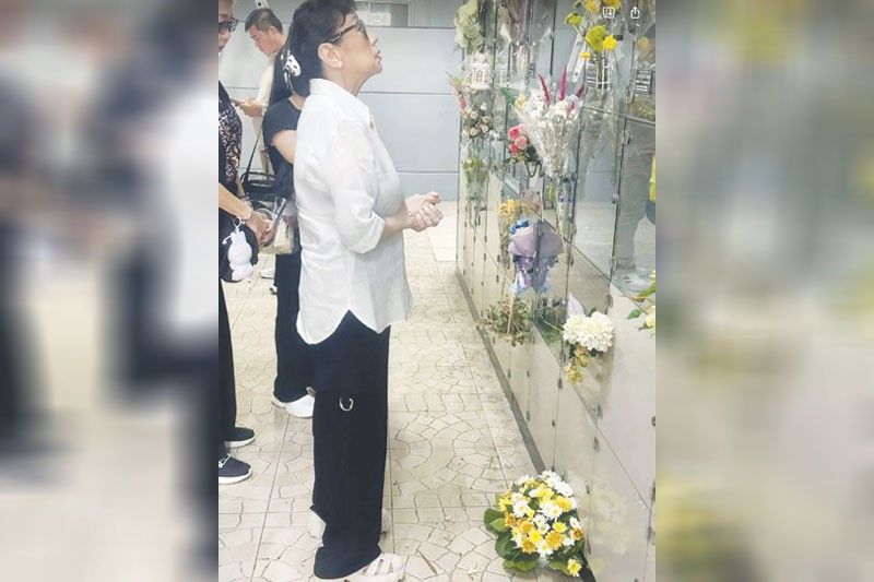 Ate Vi, sumugod sa columbarium para sa kaibigan