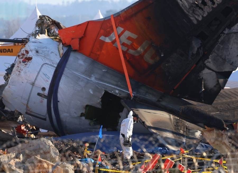 Jeju Air crash black boxes stopped recording before flight crashed â South Korea