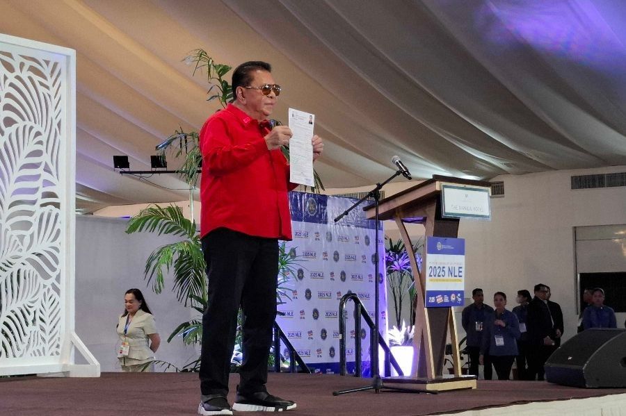 Chavit Singson Withdraws from 2025 Senate Bid