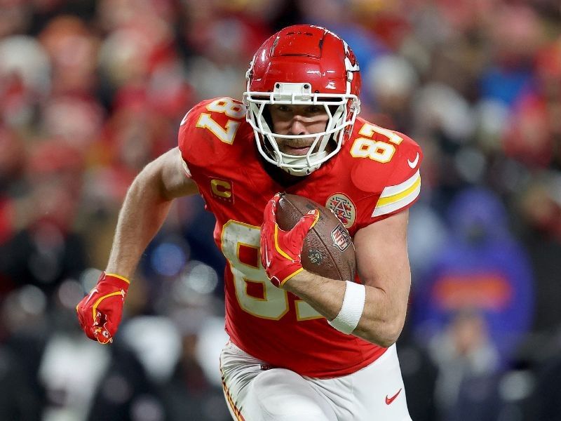 Kelce, Mahomes double-act leads Chiefs past Texans in NFL playoffs