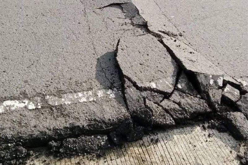 5.8-magnitude quake rattles Southern Leyte, damages buildings and roads