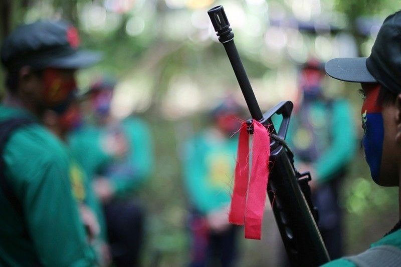 10 NPAs surrender in Mindoro