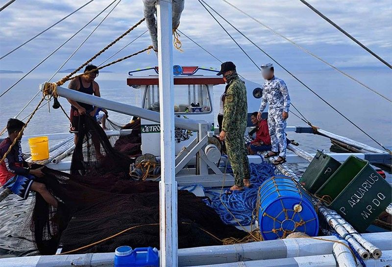 3 nabbed for illegal fishing