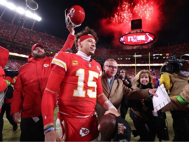 Mahomes, Chiefs to face Eagles in Super Bowl