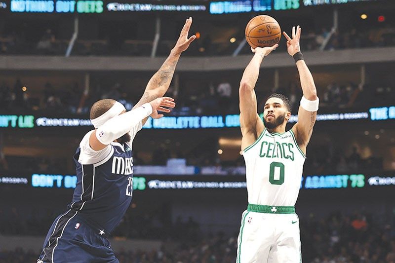 Celtics milampaso sa Mavs sa NBA Finals rematch