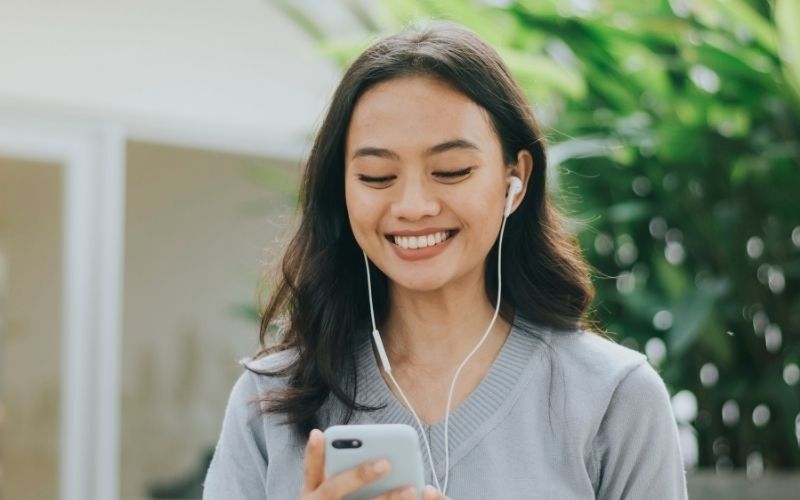 Pinoys listen to music 126 minutes a day, longest globally