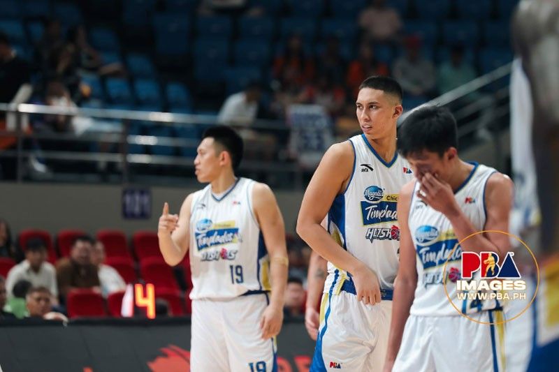 Hotshots roll into last 8