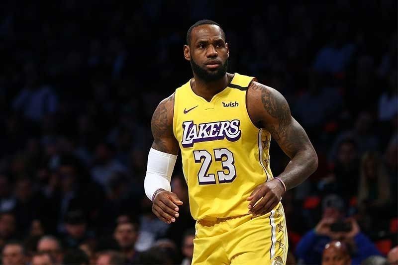 James nagkadena ng pang-10 triple-double sa panalo ng LA kontra sa Knicks