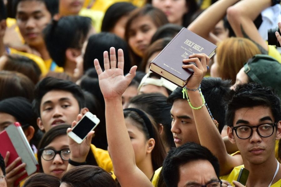 Poll: 81% of Filipinos favor Bible's influence on national laws