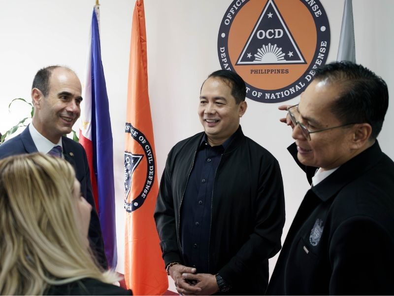 Israeli Ambassador to the Philippines Ilan Fluss (left) and OCD Administrator Undersecretary Ariel Nepomuceno (2nd from left).