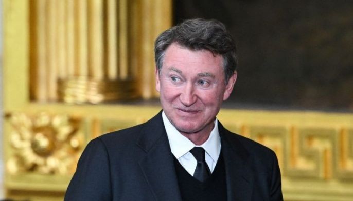 Hockey icon Wayne Gretzky faces backlash in Canada over Trump support