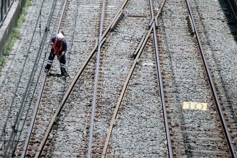DOTr: Rail projects derailed by ROW involving 49K ISFs