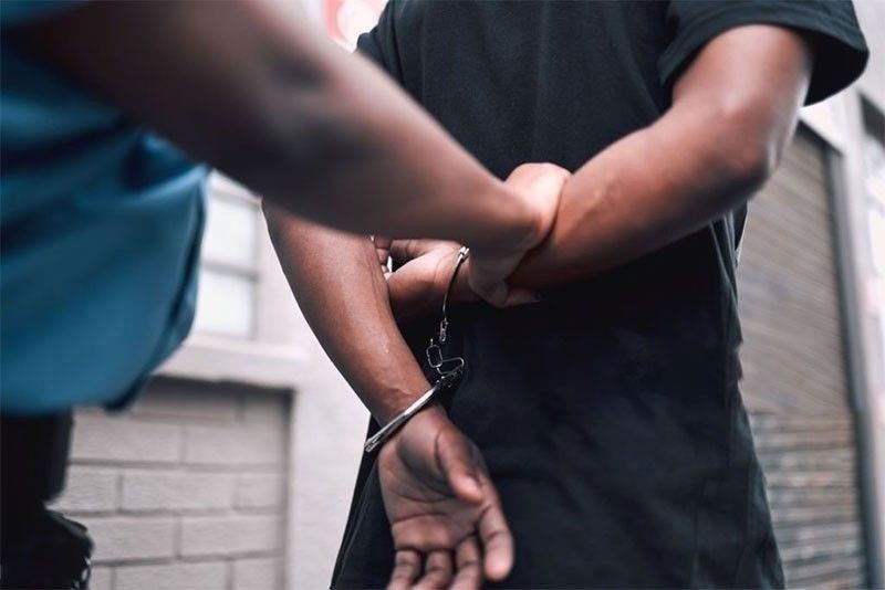 Wife, kids help cops arrest drug suspect