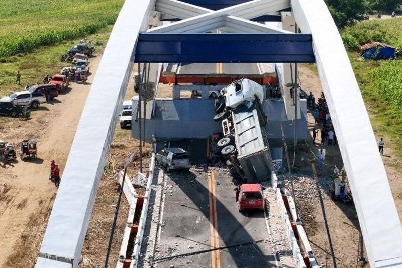 Pimentel seeks probe of collapsing bridges