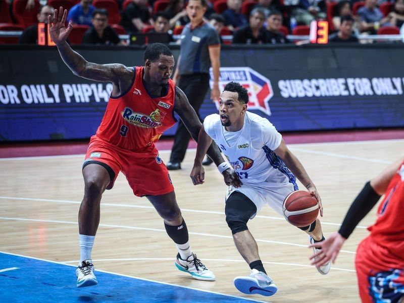 Castro goes down swinging for TNT