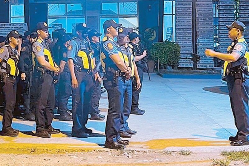 Suspended Urdaneta mayor, vice mayor banned from city hall
