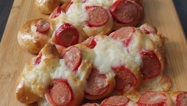 Recipe: Cheesy Hotdog Buns