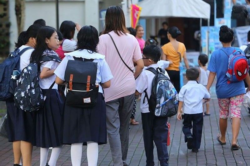 Senator urges action to curb violence in schools