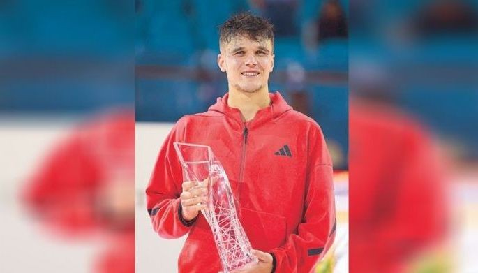 Mensik upsets Djokovic  to win Miami Open