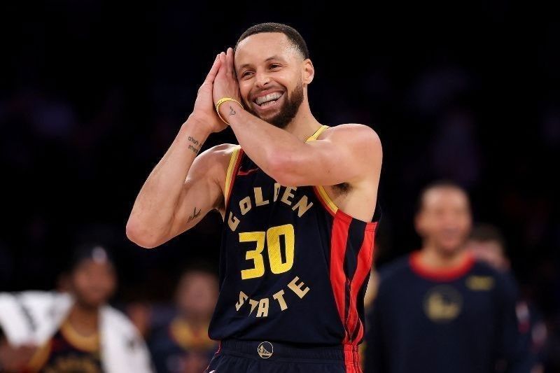 Warriors edge Lakers in playoffs race