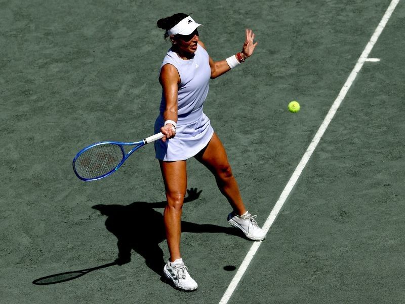Pegula rallies to reach Charleston final