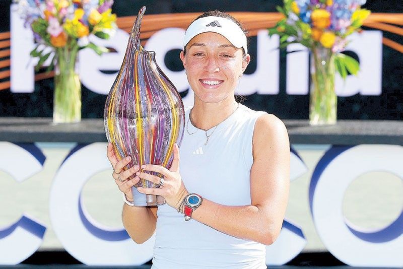 Pegula pounds Kenin�s meltdown