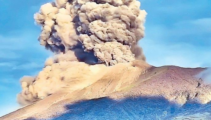 Kanlaon erupts; Phivolcs to maintain Alert Level 3 | Philstar.com