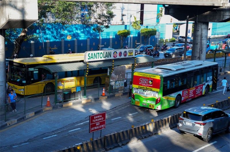 Woman dies after being hit by bus on EDSA