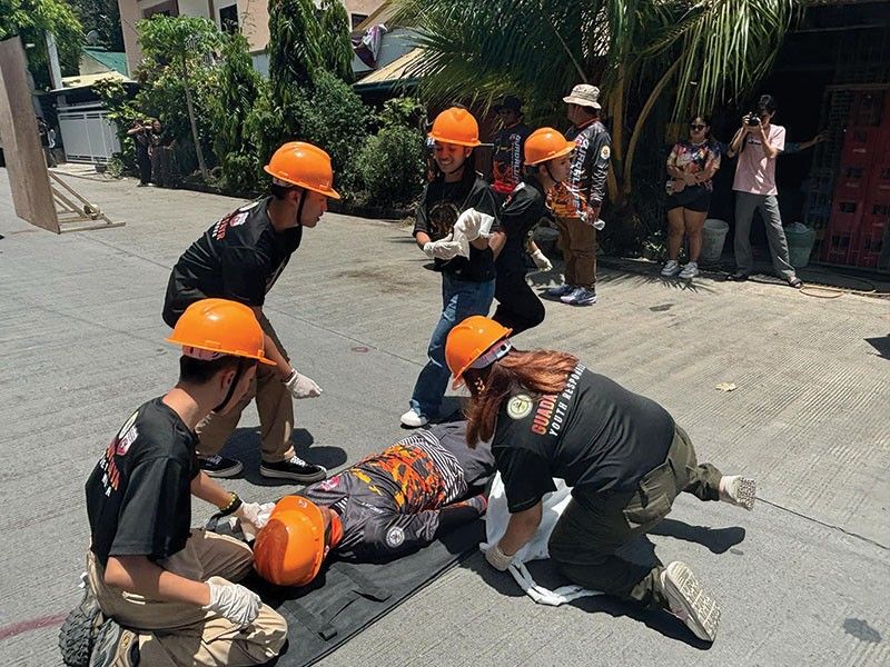 Responders gipaubos sa advanced firefighting techniques