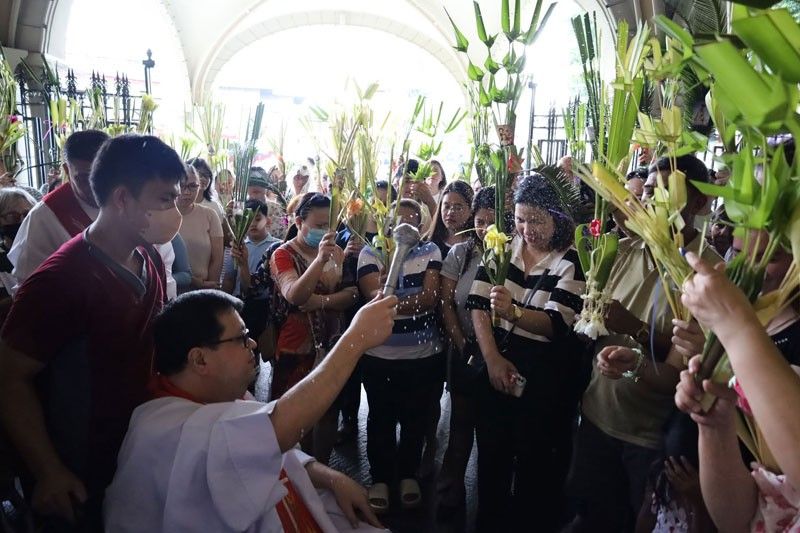 Faithful urged: Take up your cross