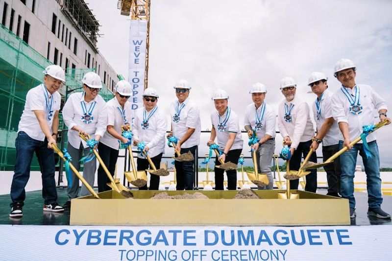 Robinsons tops off Cybergate Dumaguete