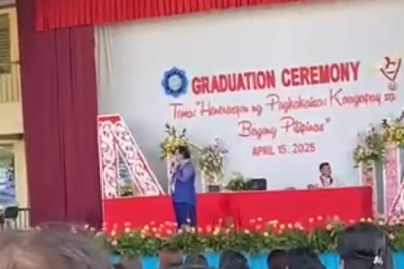 Antique graduation sparks probe over toga ban