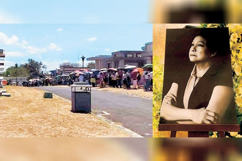 Nora fans line up to pay final respects