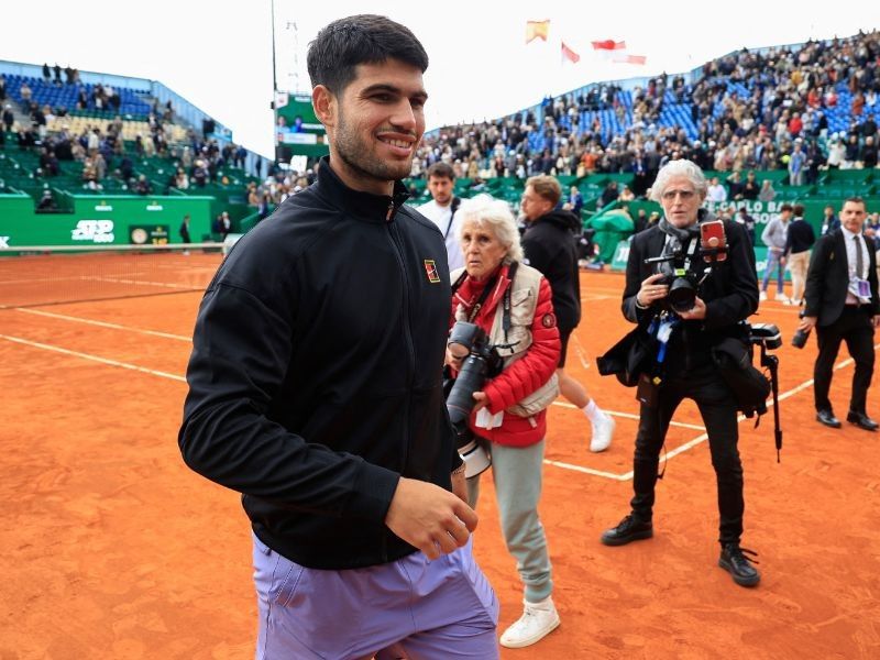 Alcaraz into Barcelona semis as defending champion Ruud exits