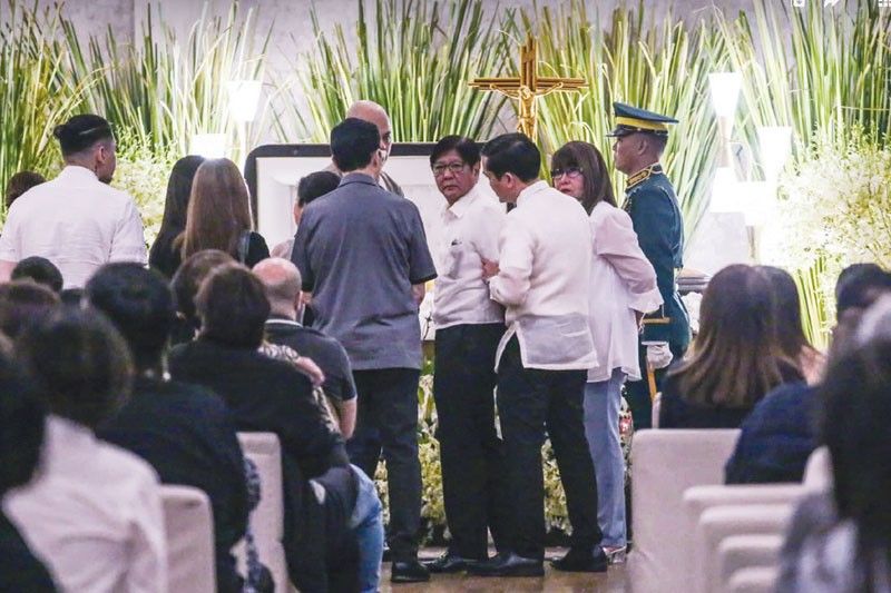Pangulong Marcos at First Lady Liza, nagbigay pugay kay Ate Guy; Sen. Bong lubos ang pagdadalamhati