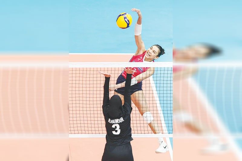 Staunton, Valdez bumida sa Creamline