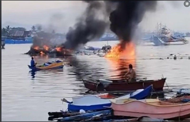 Bangka nagliyab, sumabog: 8 sugatan