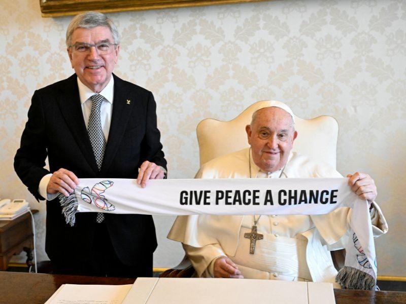 Pope Francis inspired IOC president to create refugee team