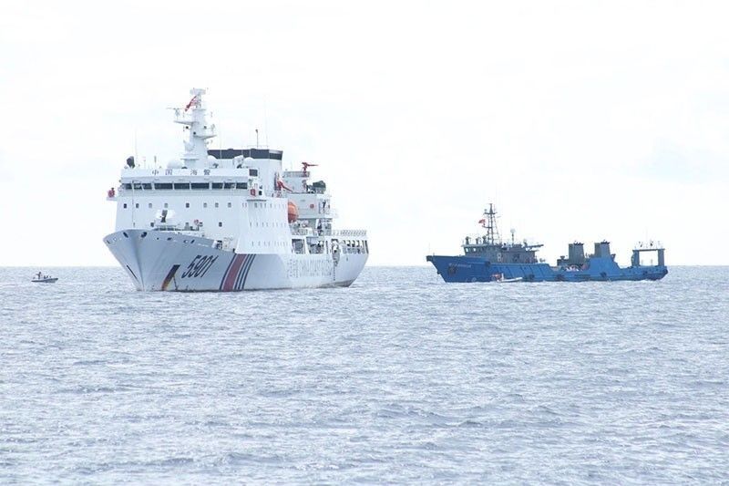 2 Chinese naval vessels, namonitor sa Luzon
