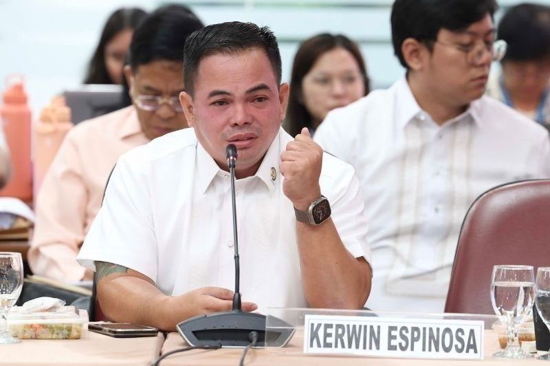 Kerwin files raps vs 7 cops