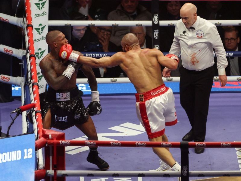 'Legendary' Eubank Jr beats Benn in grudge bout