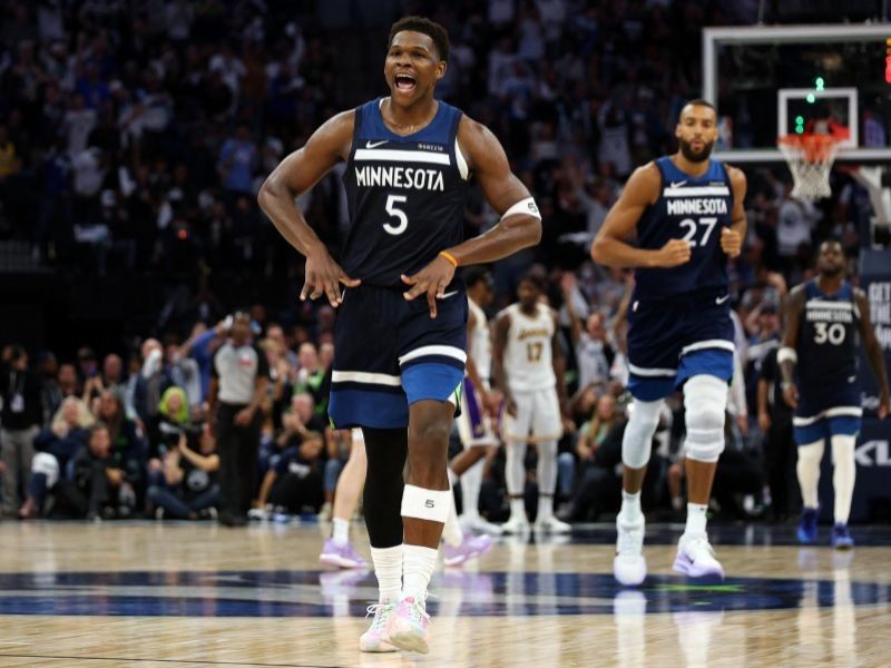 Timberwolves rally late to beat Lakers; Knicks edge Pistons amid controversy