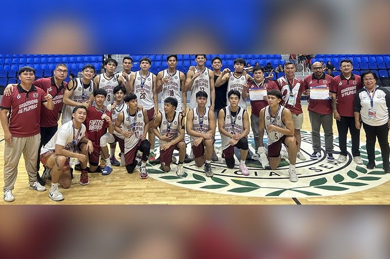UP Cebu Fighting Maroons gikoronahan nga kampiyon