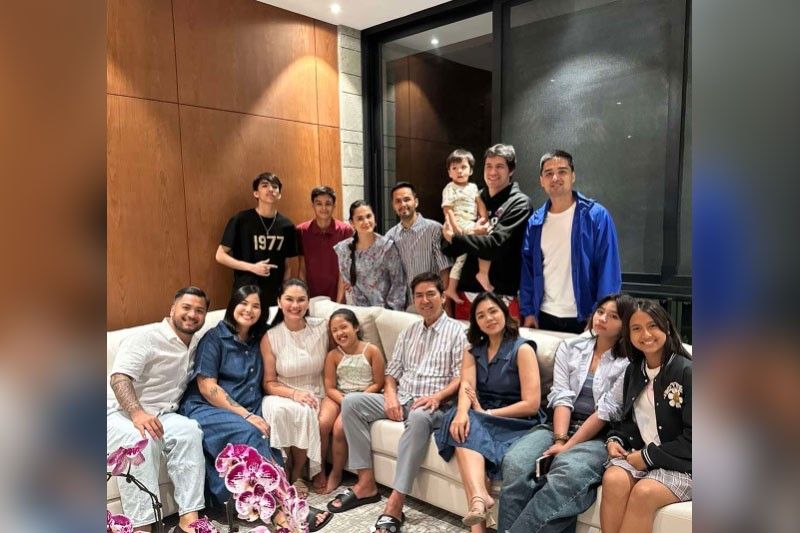 Mayor Vico, mukhang napadaan lang sa birthday ni Vic!
